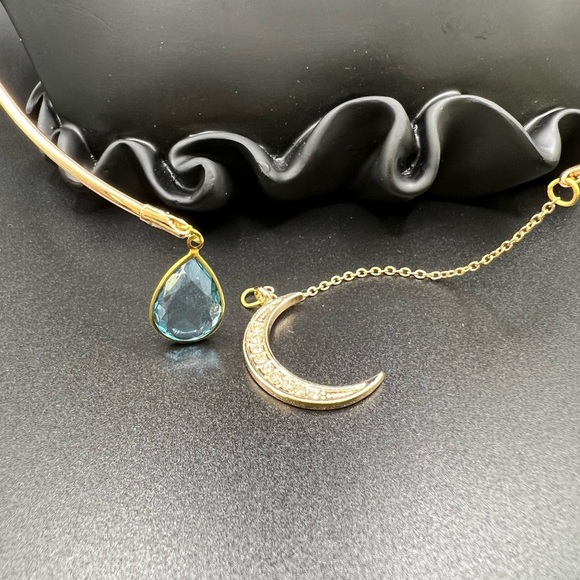 Elegant Gold Tone Blue Teardrop and Crescent Moon Open Front Necklace/Choker - Picture 6 of 7
